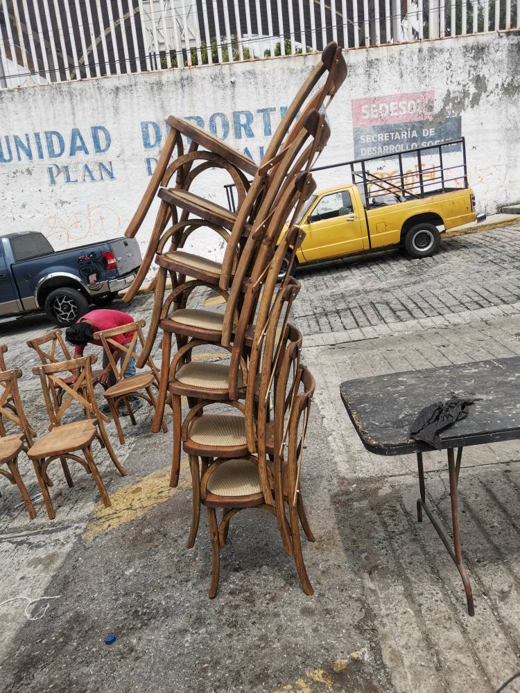 Evento al aire libre con mobiliario