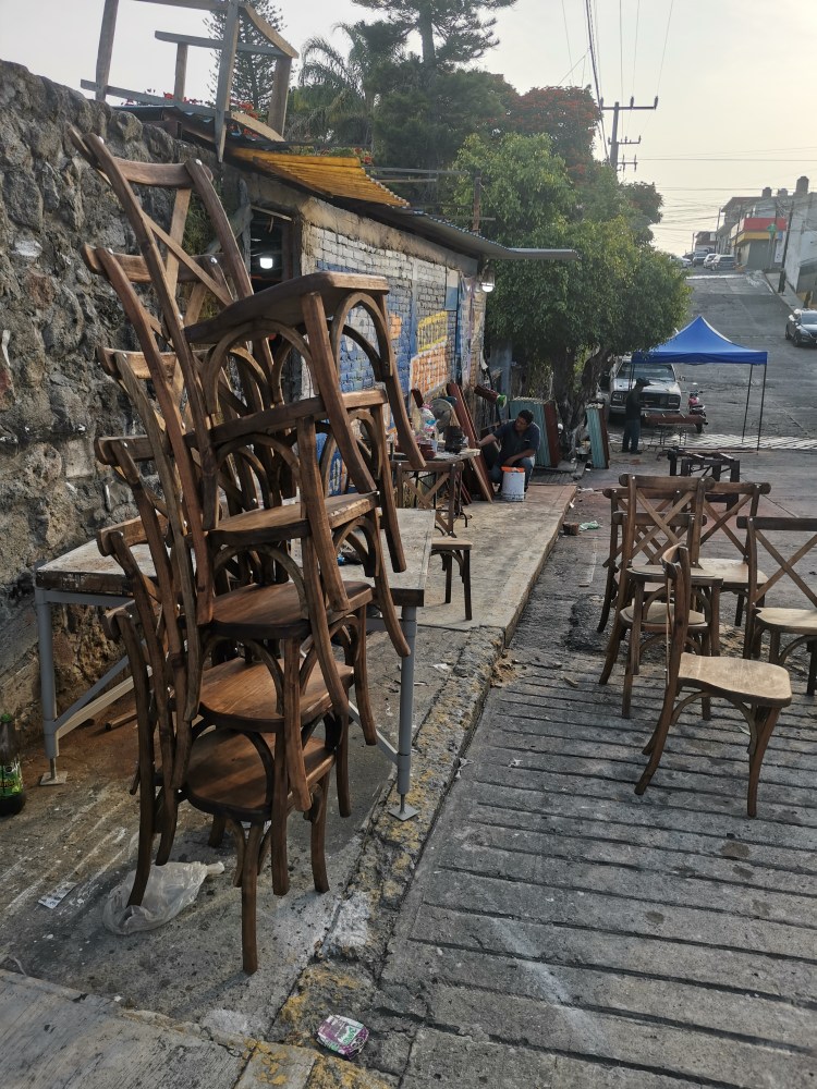 Sillas crossback listas para envío